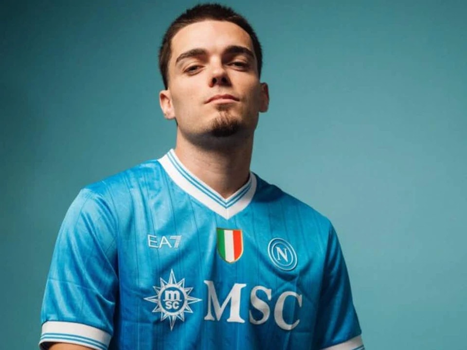 的左后卫来, 皇家马德里, 万欧元的浮